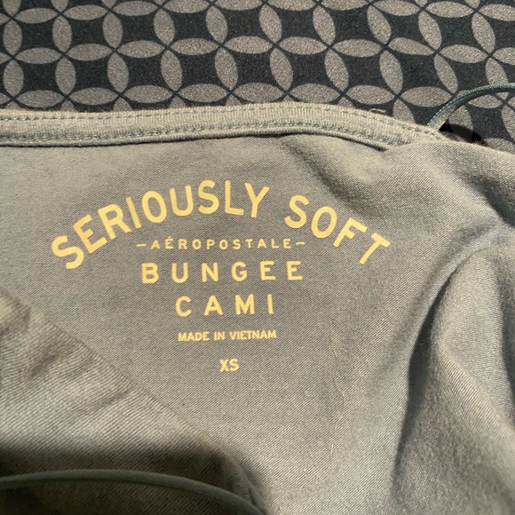 Crop top - Picture 3 of 4